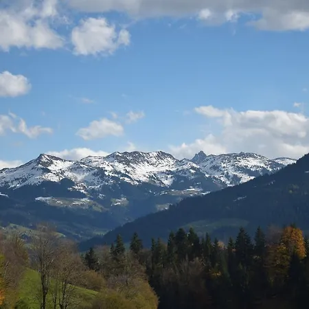 特拉登公寓 涅德劳